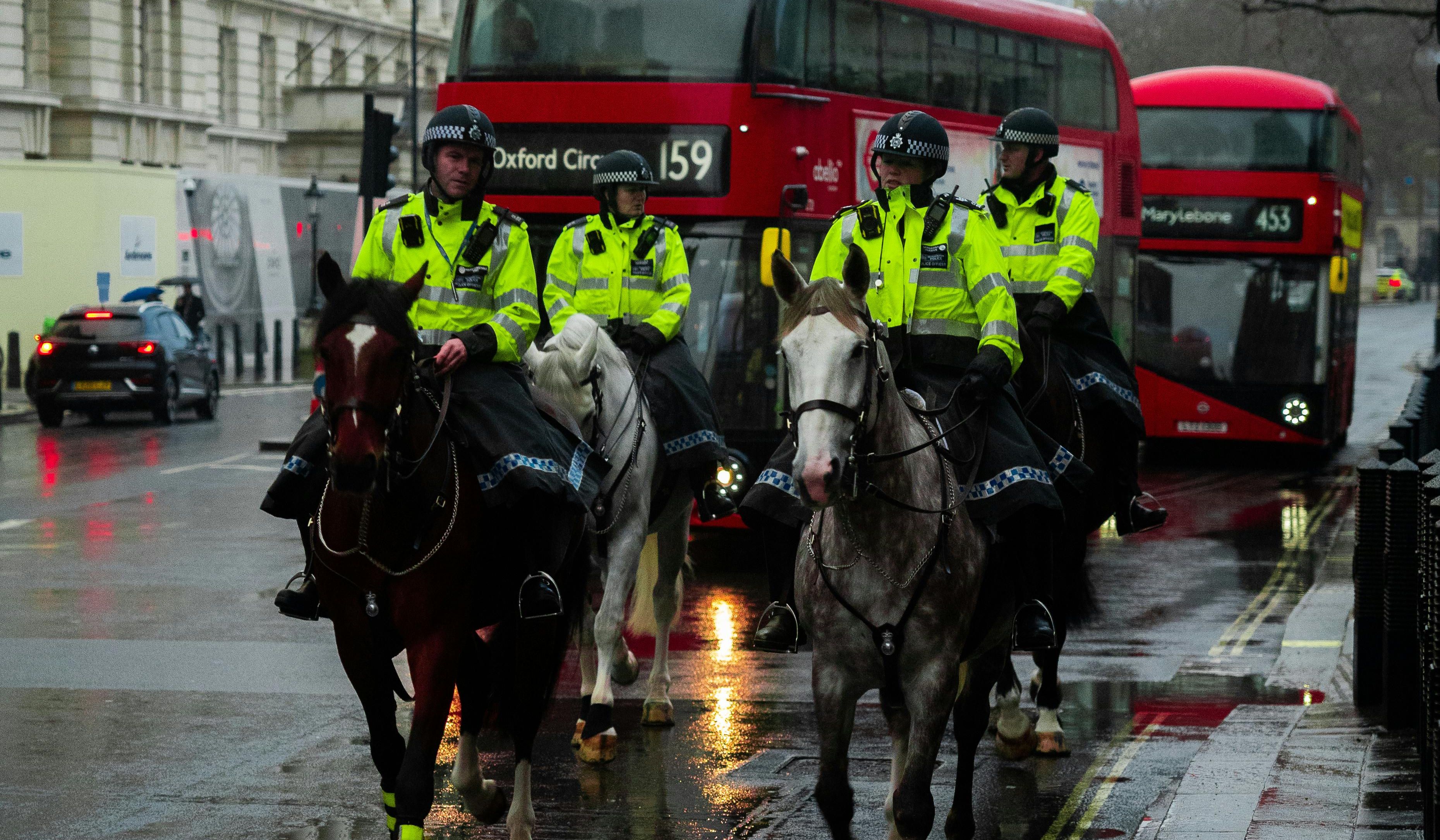 Police discounts image